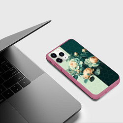 Чехол iPhone 11 Pro матовый Розы на зеленом фоне, цвет: 3D-малиновый — фото 2