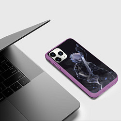 Чехол iPhone 11 Pro матовый Metal Gear Rising - В дыму, цвет: 3D-фиолетовый — фото 2