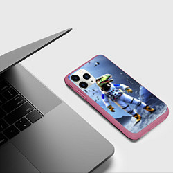 Чехол iPhone 11 Pro матовый Тираннозавр-космонавт, цвет: 3D-малиновый — фото 2