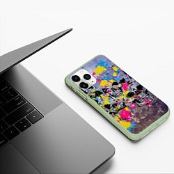 Чехол iPhone 11 Pro матовый Черепа на бетонной стене - граффити, цвет: 3D-салатовый — фото 2