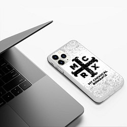 Чехол iPhone 11 Pro матовый My Chemical Romance с потертостями на светлом фоне, цвет: 3D-белый — фото 2