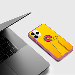 Чехол iPhone 11 Pro матовый Гомер и пончик, цвет: 3D-малиновый — фото 2
