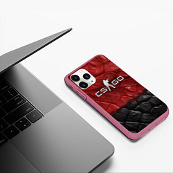 Чехол iPhone 11 Pro матовый CS GO red black texture, цвет: 3D-малиновый — фото 2