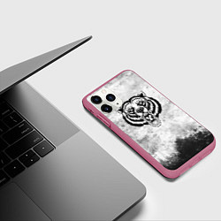 Чехол iPhone 11 Pro матовый Texture - медведь в ярости, цвет: 3D-малиновый — фото 2