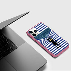 Чехол iPhone 11 Pro матовый Чёрный кот разорвал тельняшку душа моряка, цвет: 3D-малиновый — фото 2