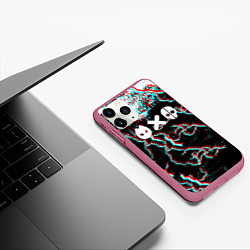 Чехол iPhone 11 Pro матовый Love death & robots strom, цвет: 3D-малиновый — фото 2