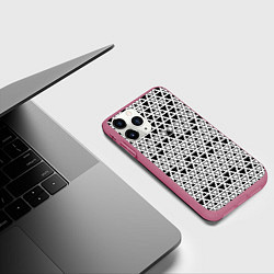 Чехол iPhone 11 Pro матовый Треугольники чёрные и белые, цвет: 3D-малиновый — фото 2