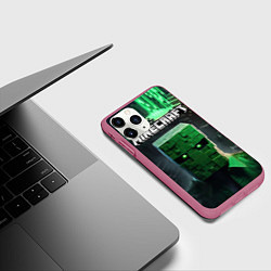 Чехол iPhone 11 Pro матовый Minecraft зеленый персонаж каменные джунгли, цвет: 3D-малиновый — фото 2