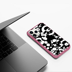 Чехол iPhone 11 Pro матовый Модная чб абстракция - нейросеть, цвет: 3D-малиновый — фото 2
