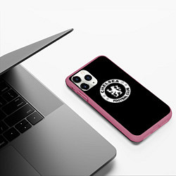 Чехол iPhone 11 Pro матовый Chelsea fc белое лого, цвет: 3D-малиновый — фото 2