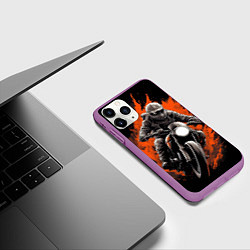 Чехол iPhone 11 Pro матовый Мотоциклист оранжевые краски, цвет: 3D-фиолетовый — фото 2