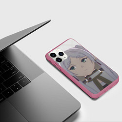 Чехол iPhone 11 Pro матовый Фрирен: Взгляд в сторону, цвет: 3D-малиновый — фото 2