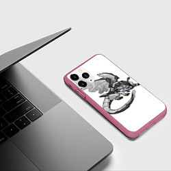 Чехол iPhone 11 Pro матовый BMW M1000RR drago, цвет: 3D-малиновый — фото 2