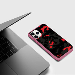Чехол iPhone 11 Pro матовый Камуфляжная текстура милитари, цвет: 3D-малиновый — фото 2