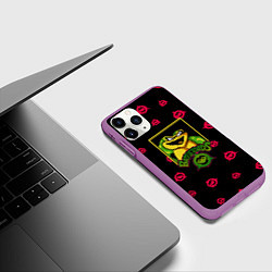 Чехол iPhone 11 Pro матовый Боевые жабы паттерн, цвет: 3D-фиолетовый — фото 2
