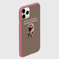 Чехол iPhone 11 Pro матовый Ленивец с кружкой кофе: утро началось с третьей по, цвет: 3D-малиновый — фото 2