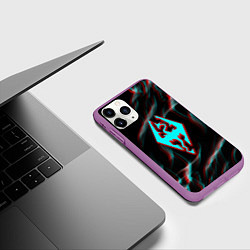 Чехол iPhone 11 Pro матовый Skyrim flame glitch, цвет: 3D-фиолетовый — фото 2
