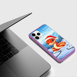 Чехол iPhone 11 Pro матовый Змея в новогодней шапочке зимой, цвет: 3D-фиолетовый — фото 2