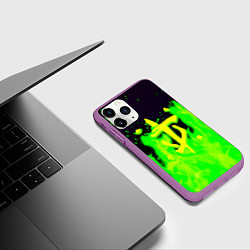 Чехол iPhone 11 Pro матовый Doom кислотный огонь лого, цвет: 3D-фиолетовый — фото 2
