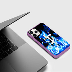 Чехол iPhone 11 Pro матовый Doom fire logo steel, цвет: 3D-фиолетовый — фото 2