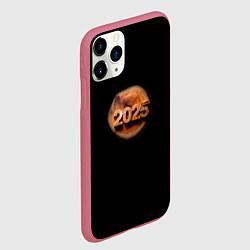 Чехол iPhone 11 Pro матовый 2025 год на деревянном спиле, цвет: 3D-малиновый — фото 2