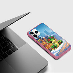 Чехол iPhone 11 Pro матовый Змейка новогодний антураж, цвет: 3D-малиновый — фото 2