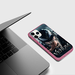Чехол iPhone 11 Pro матовый Venom head with tongue, цвет: 3D-малиновый — фото 2