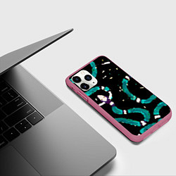 Чехол iPhone 11 Pro матовый Змейки на охоте, цвет: 3D-малиновый — фото 2