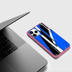 Чехол iPhone 11 Pro матовый Чёрно-белые вертикальные полосы на синем фоне, цвет: 3D-малиновый — фото 2