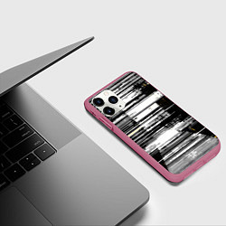 Чехол iPhone 11 Pro матовый Горизонтальные чёрные линии на бело-жёлтом фоне, цвет: 3D-малиновый — фото 2