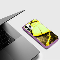 Чехол iPhone 11 Pro матовый Трещины на абстрактном жёлтом фоне, цвет: 3D-фиолетовый — фото 2