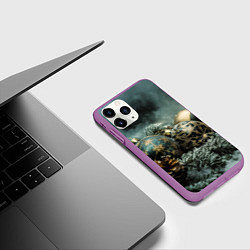Чехол iPhone 11 Pro матовый Золотые и зеленые елочные шары, цвет: 3D-фиолетовый — фото 2