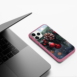 Чехол iPhone 11 Pro матовый Красные игрушки на елке и шишки, цвет: 3D-малиновый — фото 2