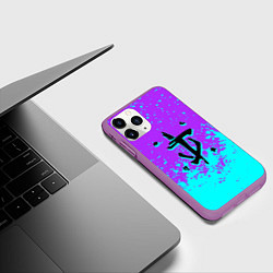 Чехол iPhone 11 Pro матовый Doom краски неон лого, цвет: 3D-фиолетовый — фото 2