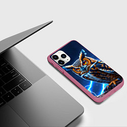 Чехол iPhone 11 Pro матовый Сова и разряды молний, цвет: 3D-малиновый — фото 2