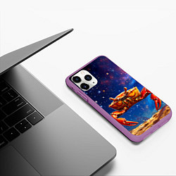 Чехол iPhone 11 Pro матовый Краб в космосе, цвет: 3D-фиолетовый — фото 2