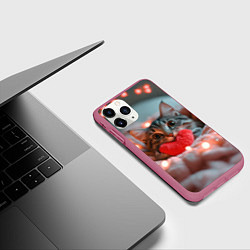 Чехол iPhone 11 Pro матовый Котик с сердечком, цвет: 3D-малиновый — фото 2