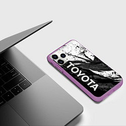 Чехол iPhone 11 Pro матовый Toyota - белый разрыв, цвет: 3D-фиолетовый — фото 2