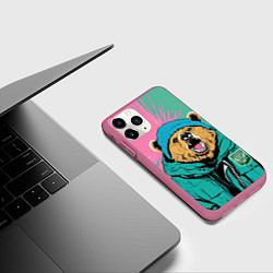 Чехол iPhone 11 Pro матовый Злой медведь в зимней одежде, цвет: 3D-малиновый — фото 2