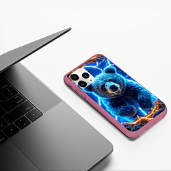 Чехол iPhone 11 Pro матовый Медведь и молния, цвет: 3D-малиновый — фото 2