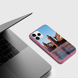 Чехол iPhone 11 Pro матовый Большеохтинский мост в Санкт-Петербурге, цвет: 3D-малиновый — фото 2
