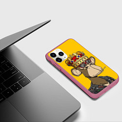 Чехол iPhone 11 Pro матовый NFT ape king, цвет: 3D-малиновый — фото 2