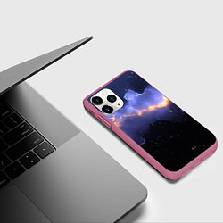 Чехол iPhone 11 Pro матовый Молния в фиолетовом небе текстура, цвет: 3D-малиновый — фото 2