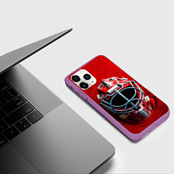 Чехол iPhone 11 Pro матовый Маска голкипера на красном, цвет: 3D-фиолетовый — фото 2