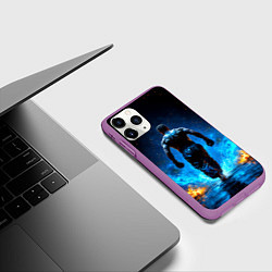 Чехол iPhone 11 Pro матовый Боец крав-мага в синем пламени, цвет: 3D-фиолетовый — фото 2
