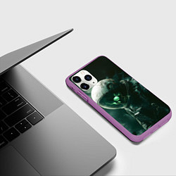 Чехол iPhone 11 Pro матовый Скелет космонавта в космосе, цвет: 3D-фиолетовый — фото 2