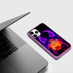Чехол iPhone 11 Pro матовый Ванпис - неоновый Луффи, цвет: 3D-фиолетовый — фото 2