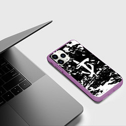 Чехол iPhone 11 Pro матовый Doom краски белые штрихи, цвет: 3D-фиолетовый — фото 2