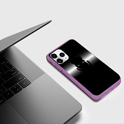 Чехол iPhone 11 Pro матовый Силуэт Бэтмена - градиент, цвет: 3D-фиолетовый — фото 2