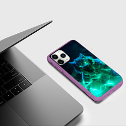 Чехол iPhone 11 Pro матовый Волк с зелеными глазами, цвет: 3D-фиолетовый — фото 2
